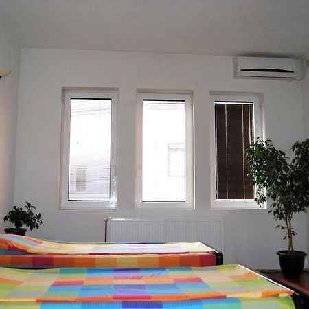La Piazza Apartment โอครีด ภายนอก รูปภาพ