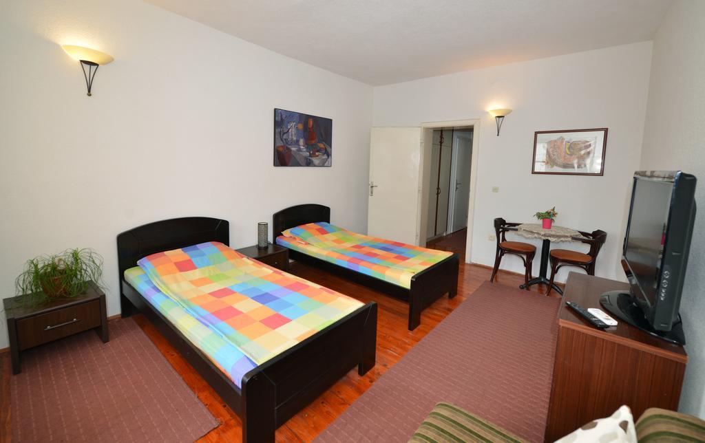La Piazza Apartment โอครีด ภายนอก รูปภาพ