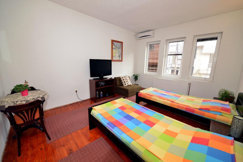 La Piazza Apartment โอครีด ภายนอก รูปภาพ