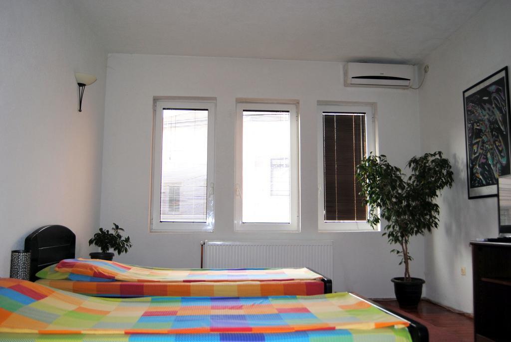 La Piazza Apartment โอครีด ภายนอก รูปภาพ