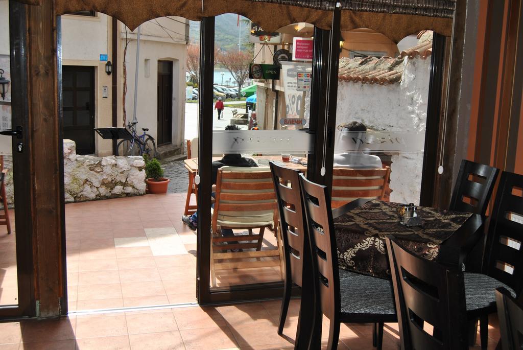 La Piazza Apartment โอครีด ภายนอก รูปภาพ